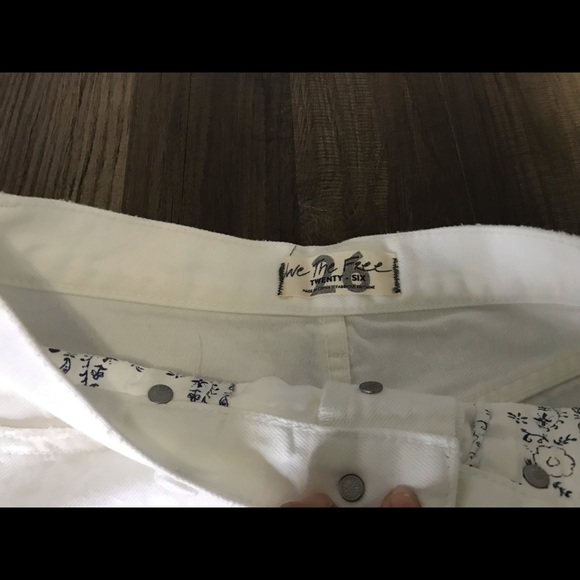 Free People Cut Off Denim Shorts Size 26 NWT - Picture 2 of 4